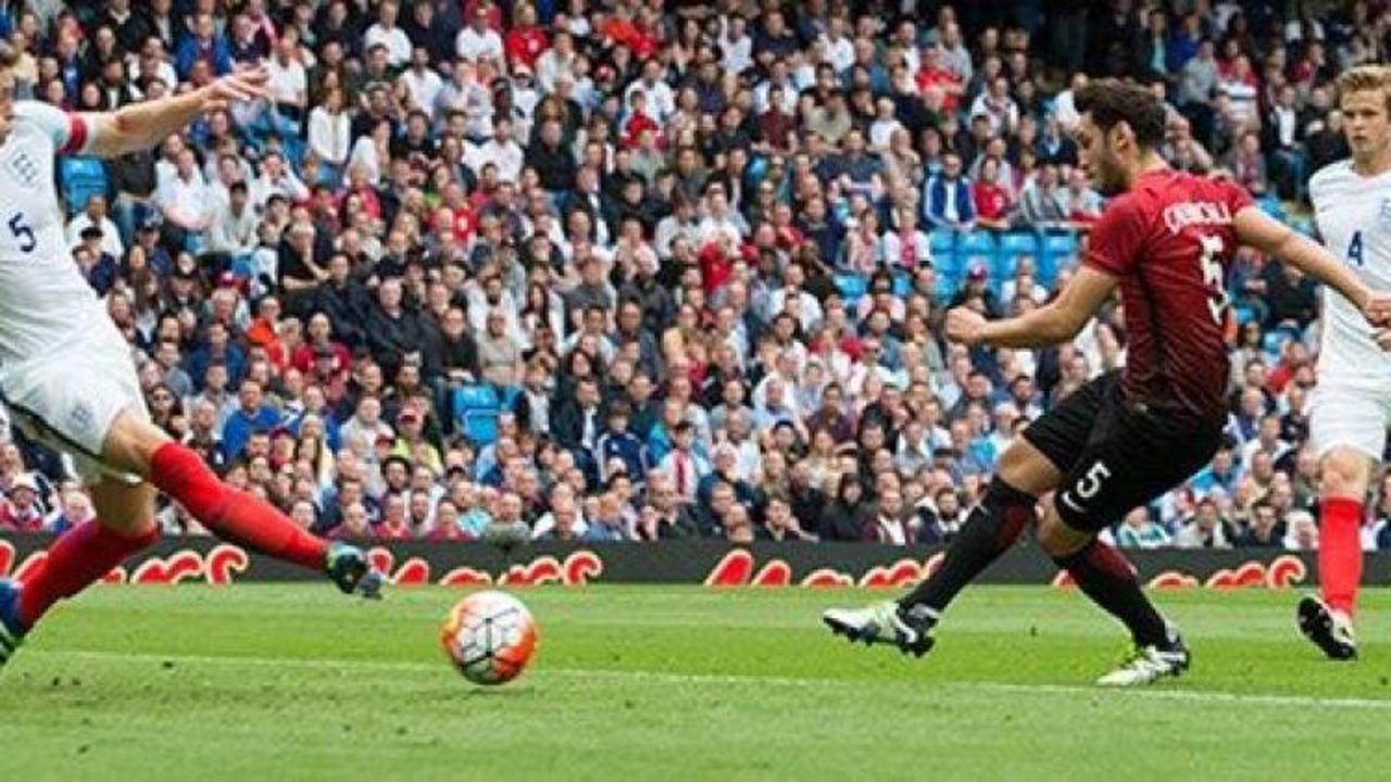 Hakan Çalhanoğlu'nun İngiltere'ye attığı tarihi gol - İZLE A Milli takım şeytanın bacağını kırdı