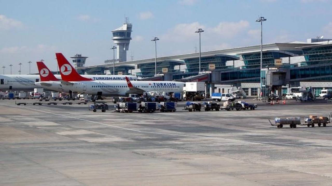 Atatürk Havalimanı trafiğe 20 dakika kapatıldı