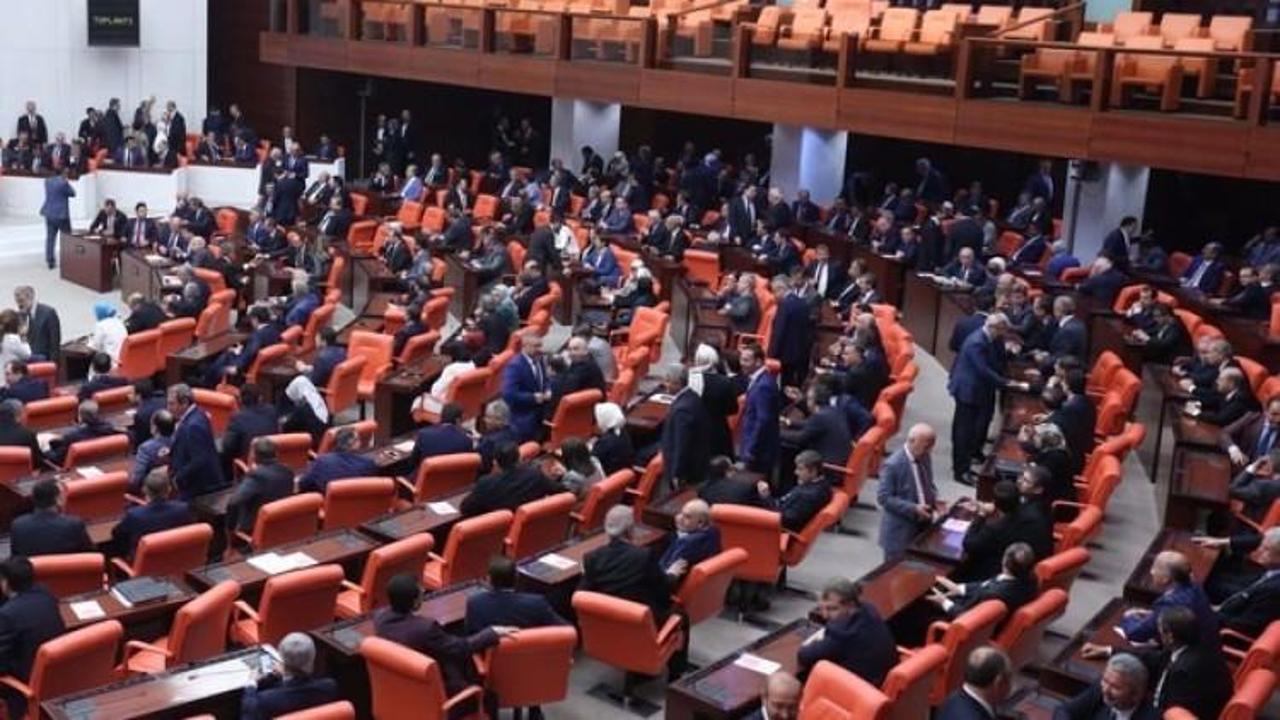 Davutoğlu Başbakanlık sonrası ilk kez Meclis'te