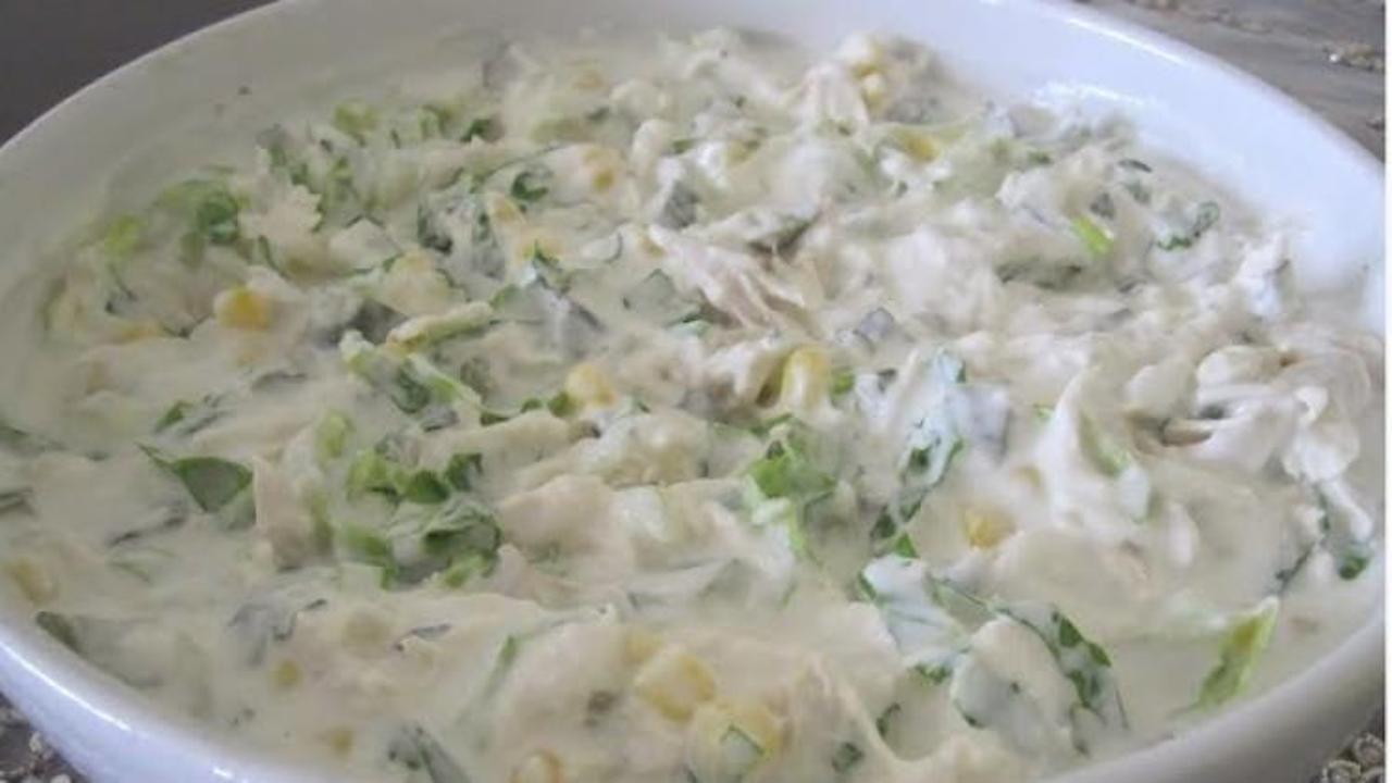 Mayonezli Yoğurtlu Tavuk Salatası Tarifi