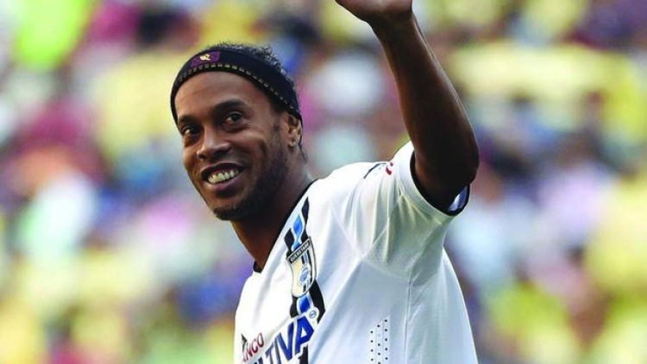Ronaldinho transferinde kritik gün