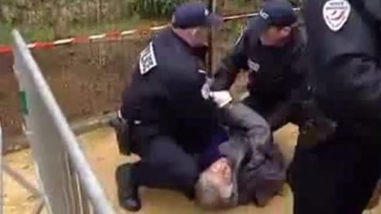 Fransız polisi yaşlı kadına acımadı