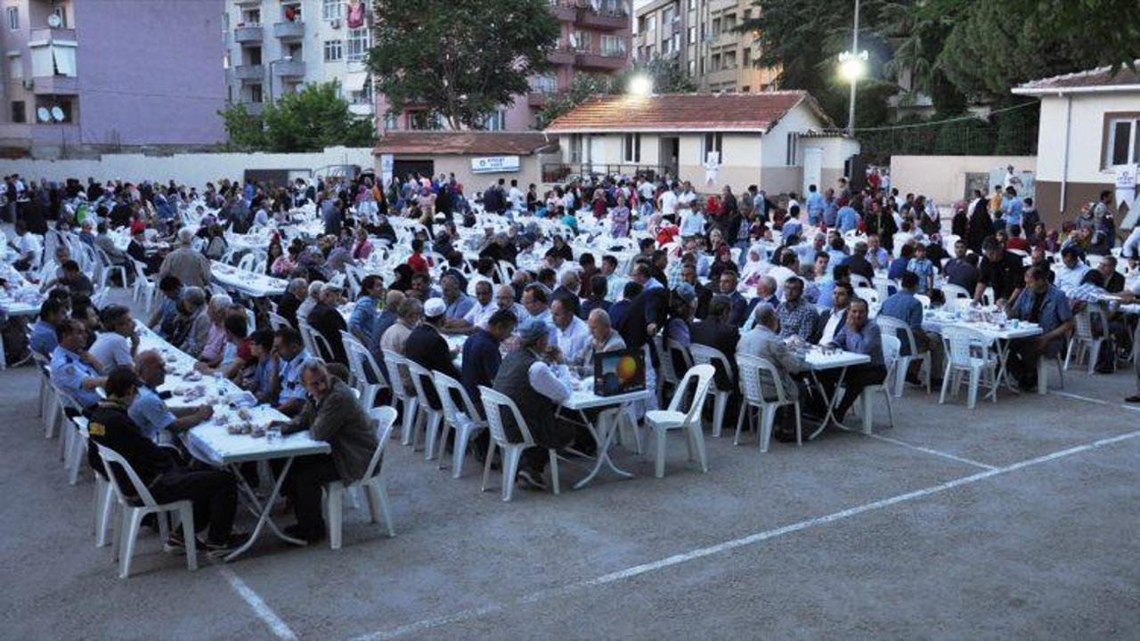 Çanakkale'de Ensar Vakfı'nın iftar programı