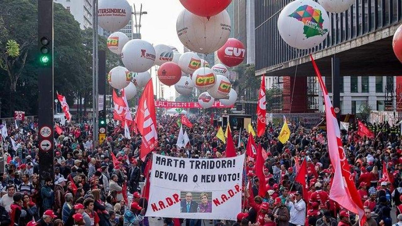 Brezilya'da halk yine sokaklarda!