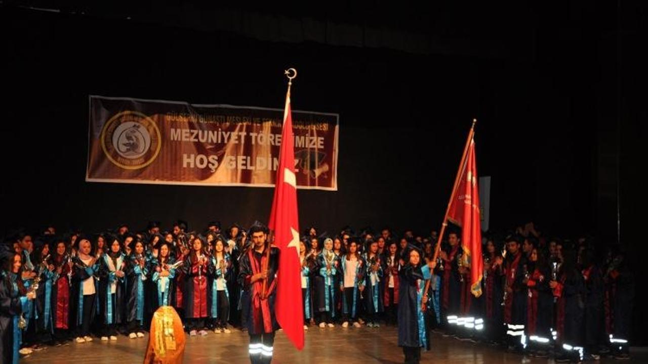 Tarsus Gülserin Günaştı Anadolu Sağlık Meslek Lisesinde mezuniyet töreni