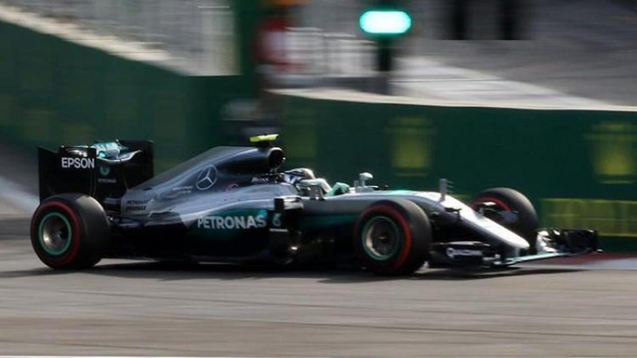 Azerbaycan'da zafer Rosberg'in