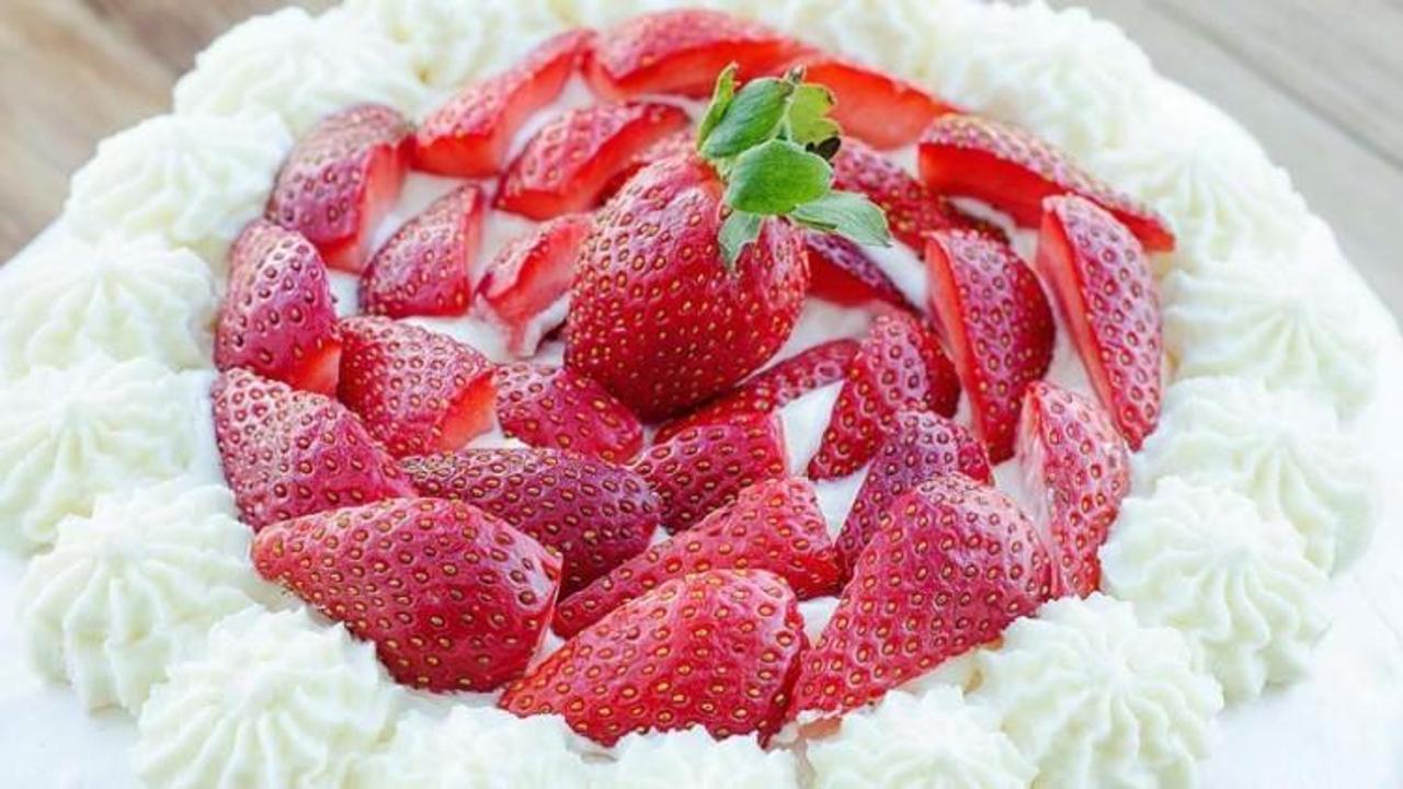 Ev Yapımı Yağsız Pasta Tarifi