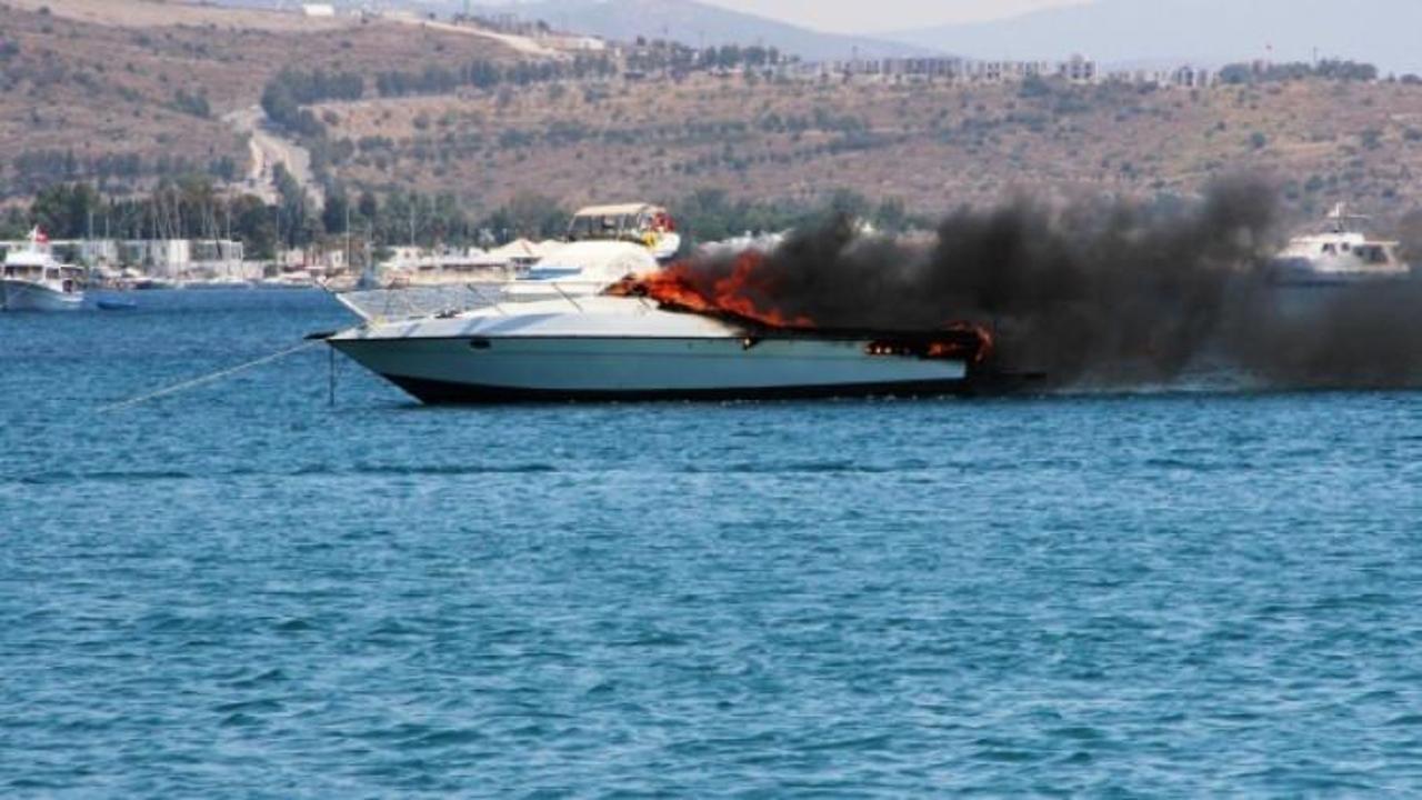 300 bin liralık l&uuml;ks motoryat alev alev yandı