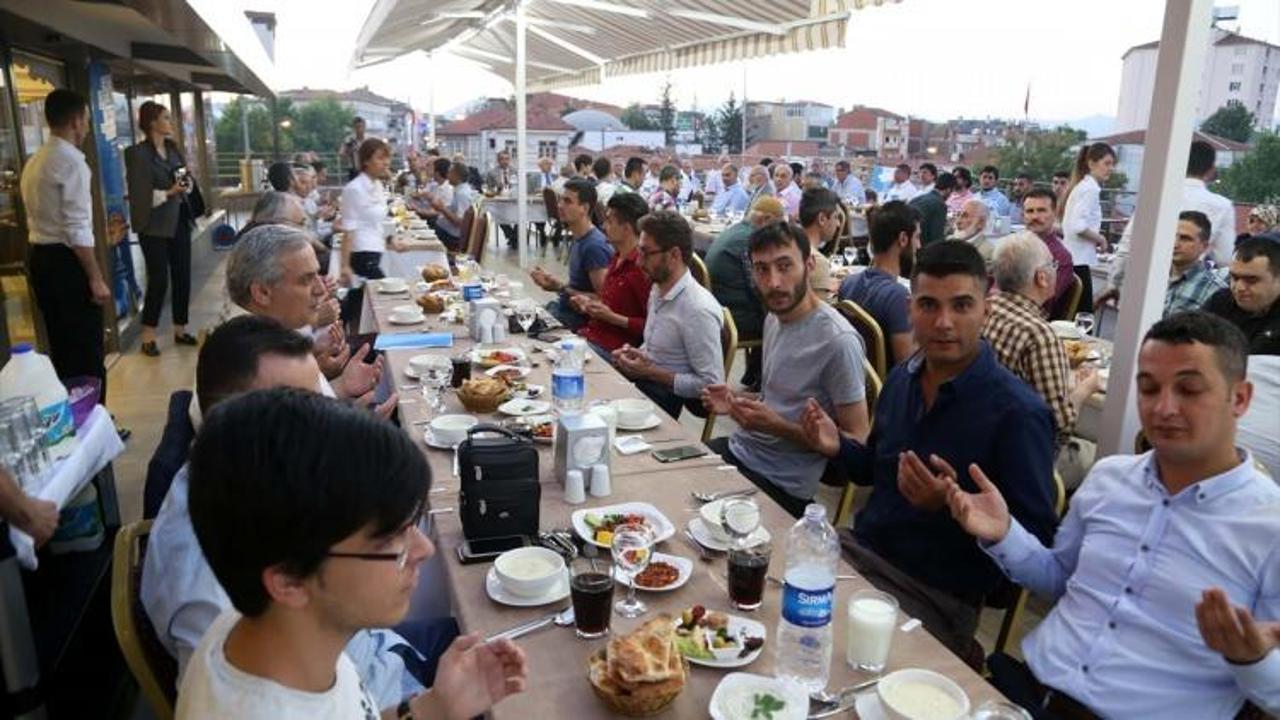 Isparta'da "iyilik sofrası" kuruldu