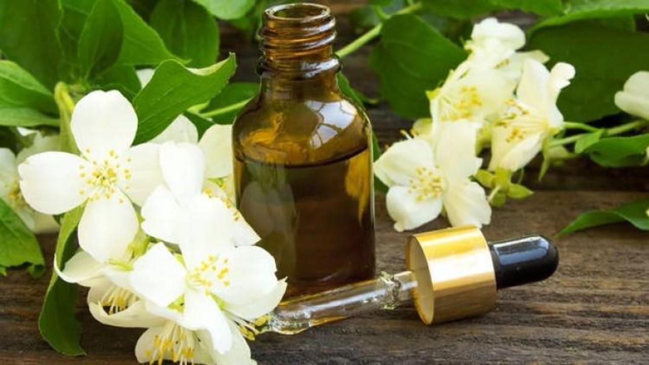 Doğal yaseminli parfüm nasıl yapılır?