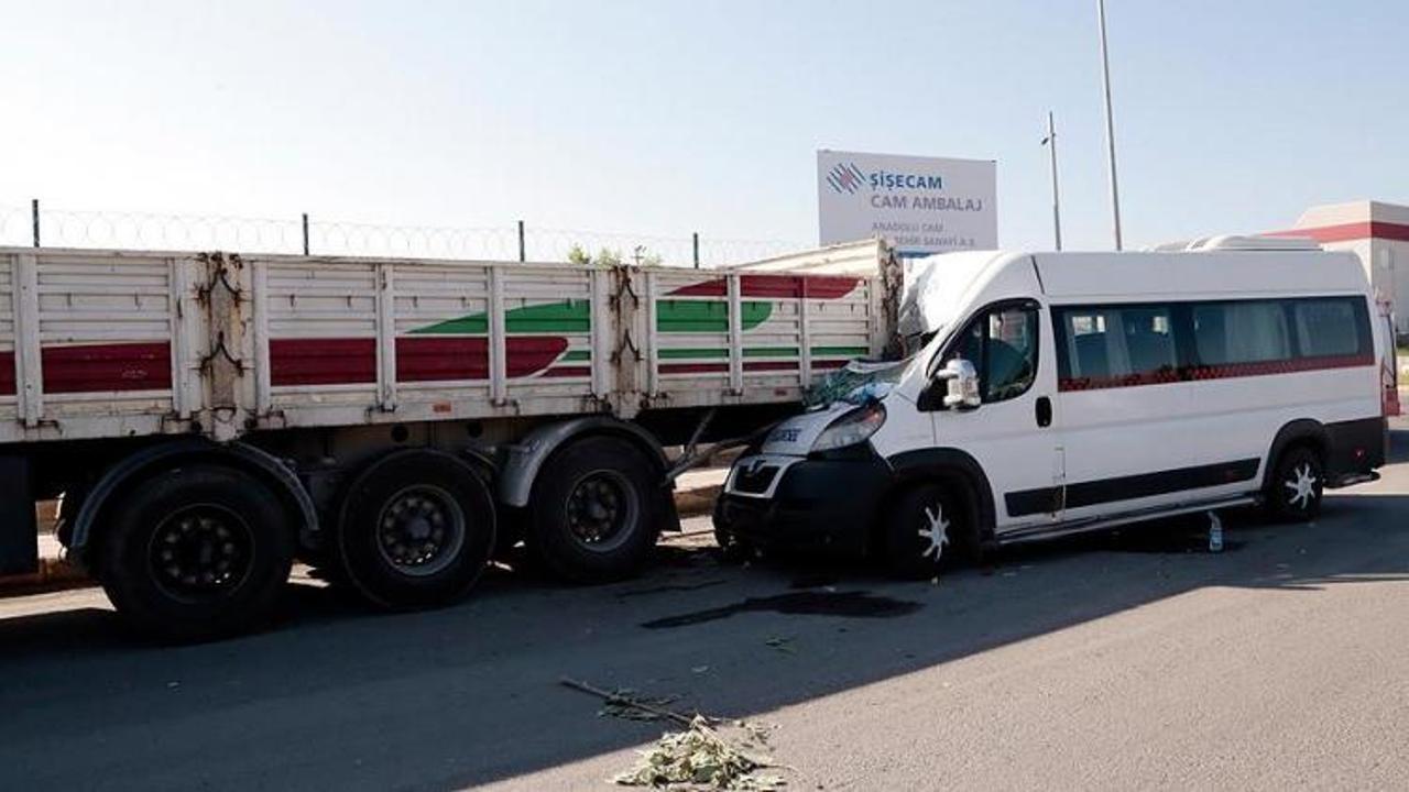 Eskişehir'de trafik kazası: 17 yaralı 
