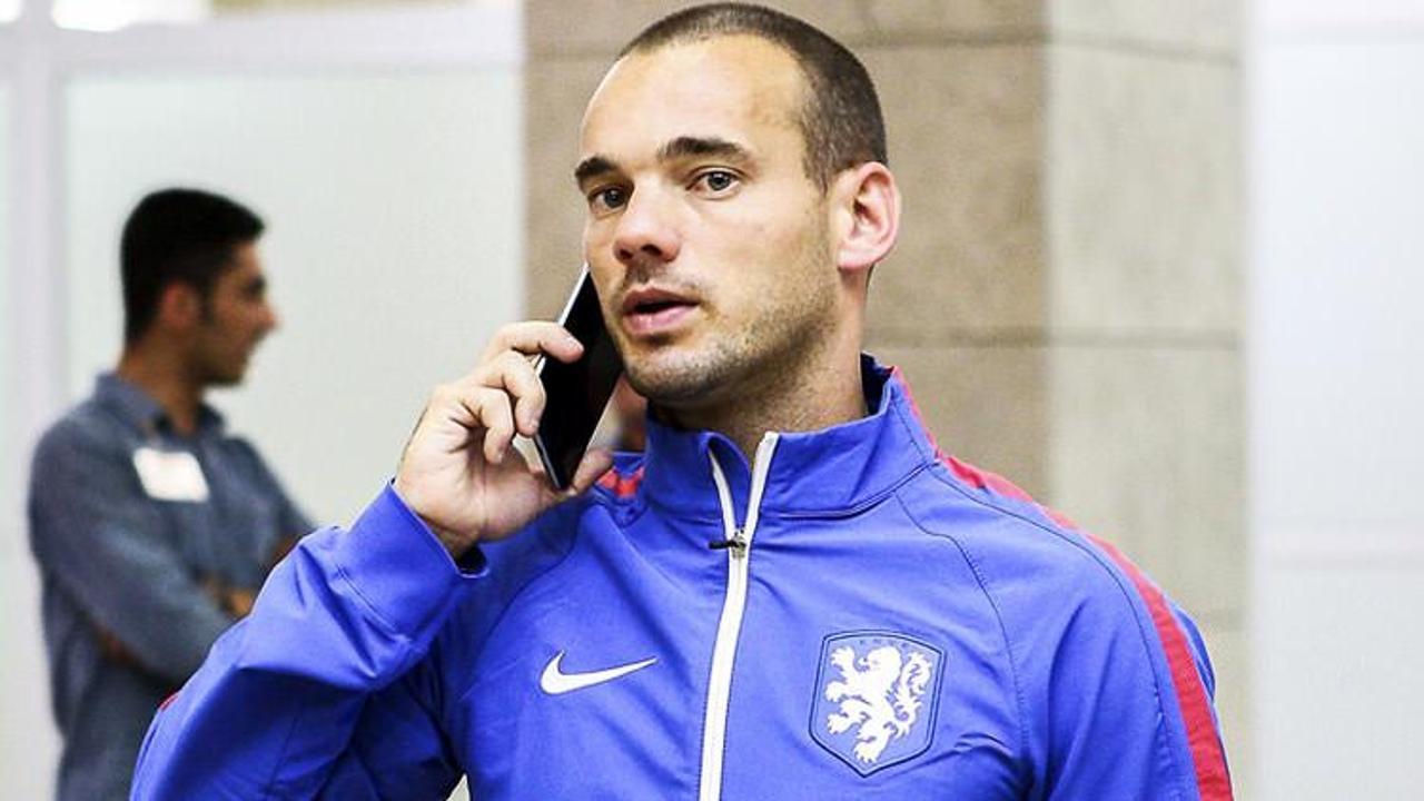 Sneijder'den eski hocasına şok telefon!
