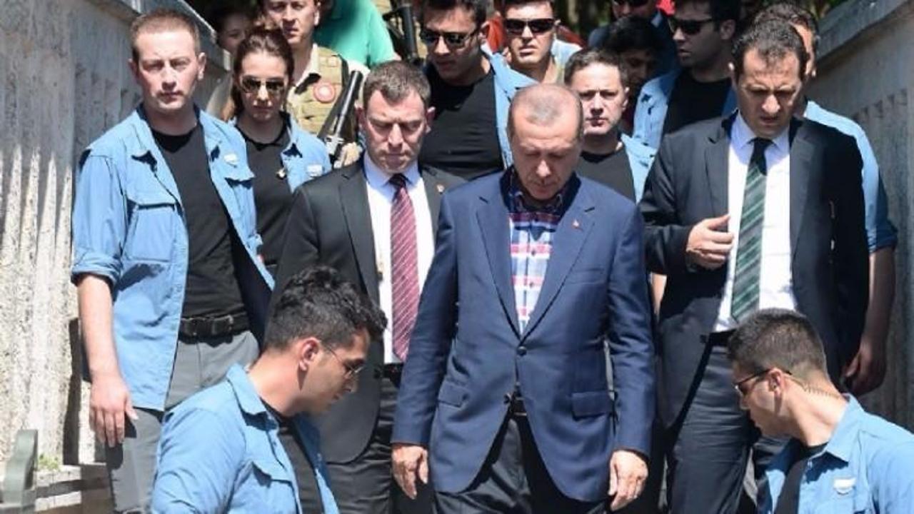 Erdoğan anne ve babasının mezarını ziyaret etti