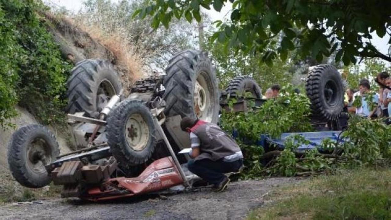 Traktörle şarampole yuvarlanan işçi öldü