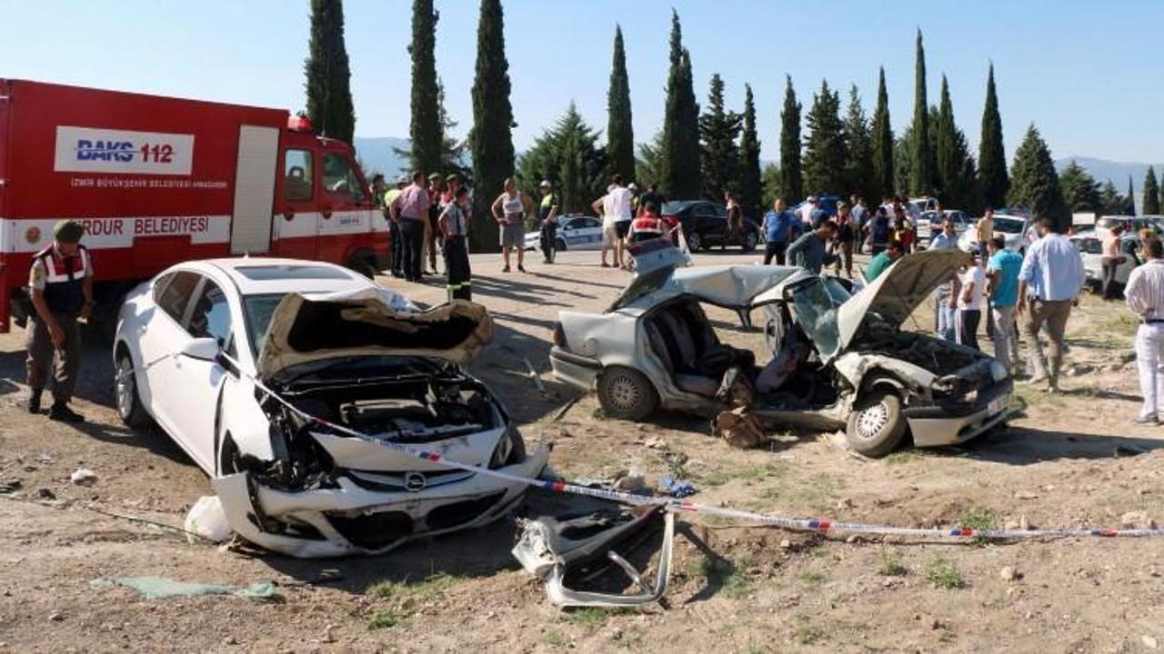 Burdur'da feci kaza: 2 ölü, 7 yaralı