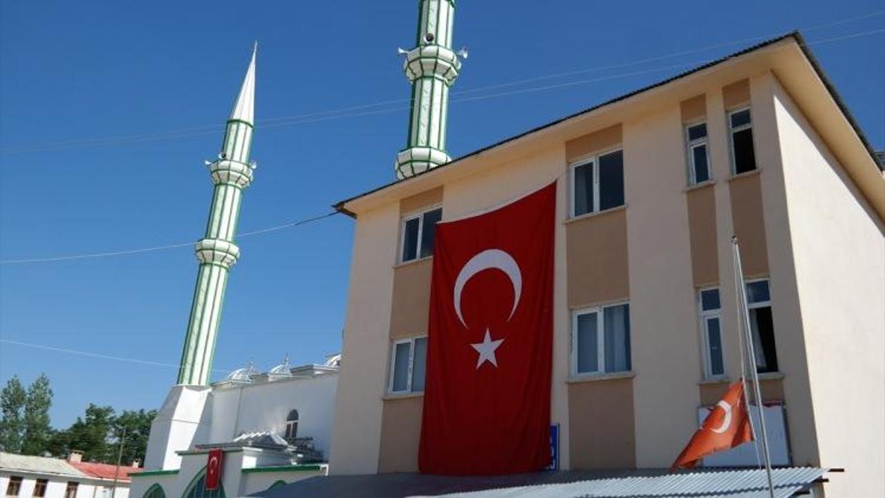 Şehit haberi Kırgız Türklerini yasa boğdu
