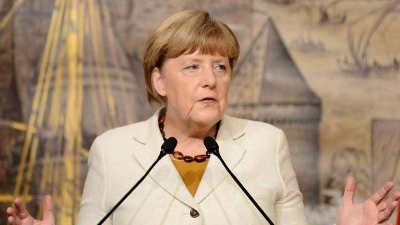 Merkel'den domuz eti açıklaması!