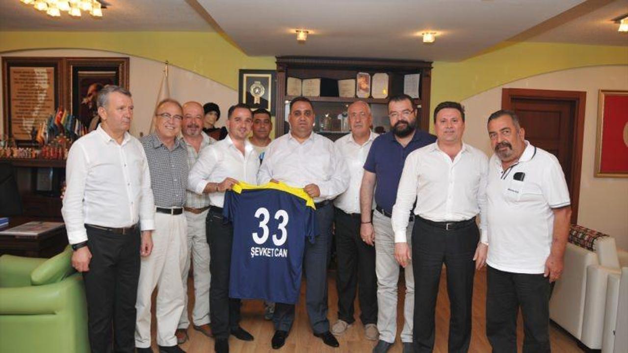 Tarsus İdman Yurdu yöneticilerinden Belediye Başkanı Can'a ziyaret