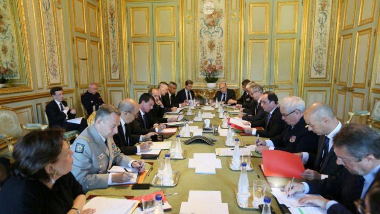 Fransa Ulusal Savunma Konseyi toplandı