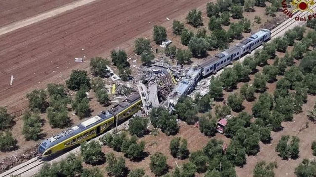 Trenler kafa kafaya &ccedil;arpıştı: Onlarca &ouml;l&uuml;!