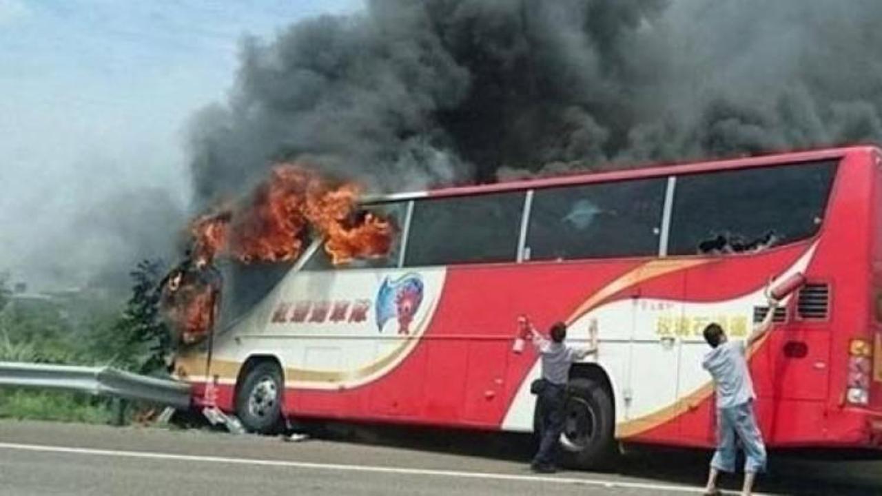 Tayvan'da otobüs kazası: 26 ölü