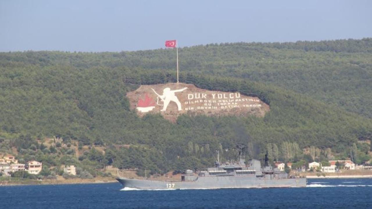 Rus gemisi İstanbul Boğazı'ndan böyle geçti!