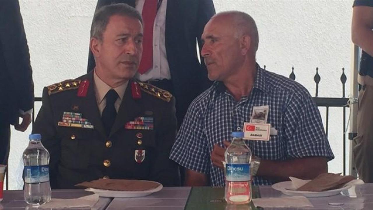 Hulusi Akar'dan şehit ailesine taziye ziyareti