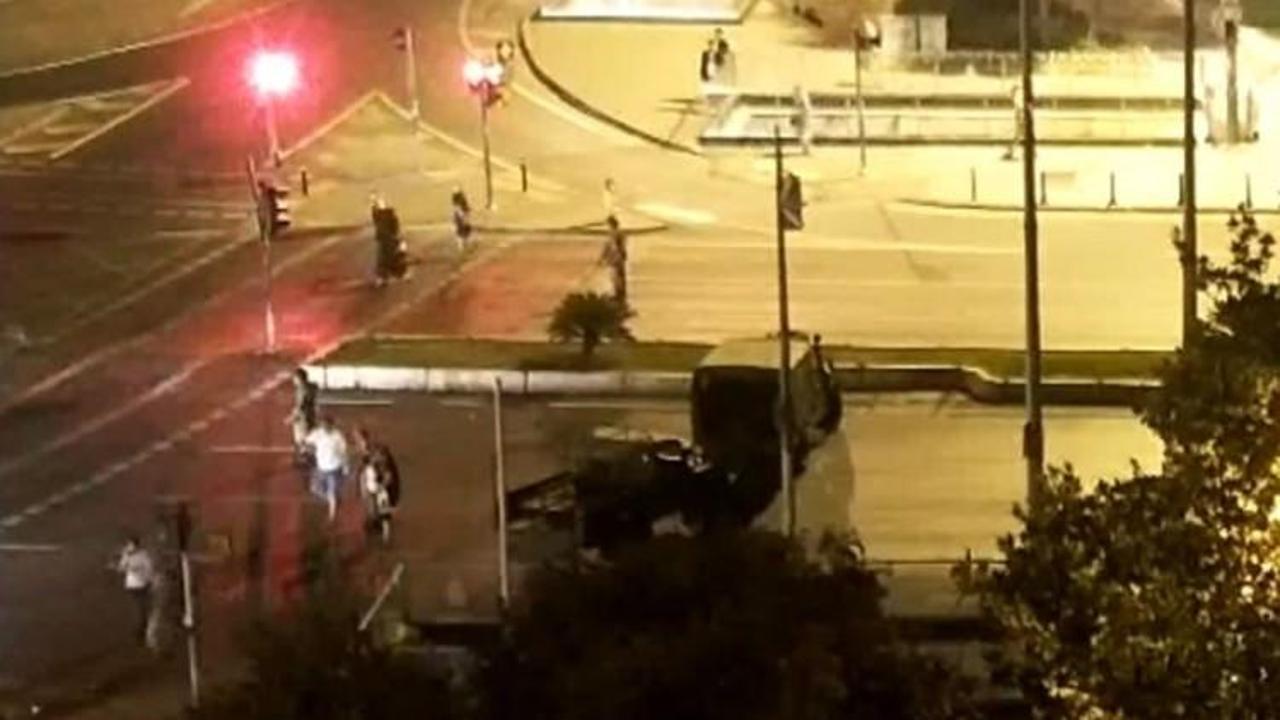 İBB'ye yapılan baskına dair yeni g&ouml;r&uuml;nt&uuml; &ccedil;ıktı