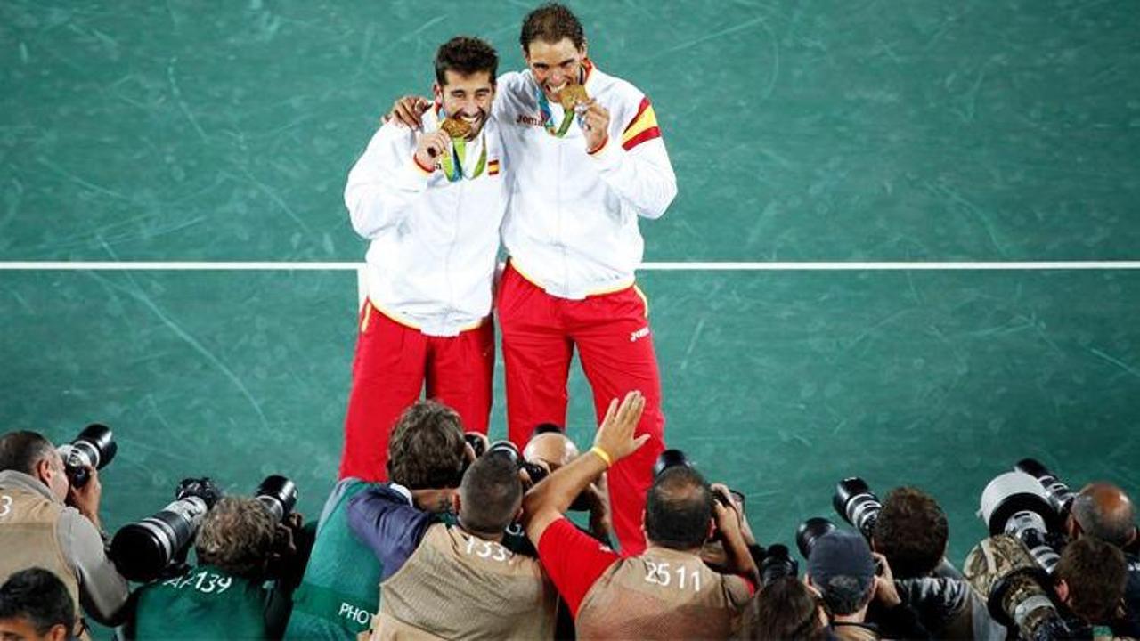 Nadal, çiftlerde altın madalyayı kaptı