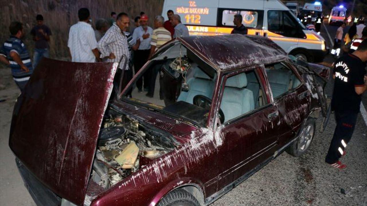 Malatya'da trafik kazası: 2 ölü, 3 yaralı