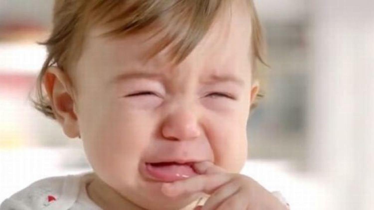 Ağlayan &ccedil;ocuğunuzu televizyonla susturmayın! 