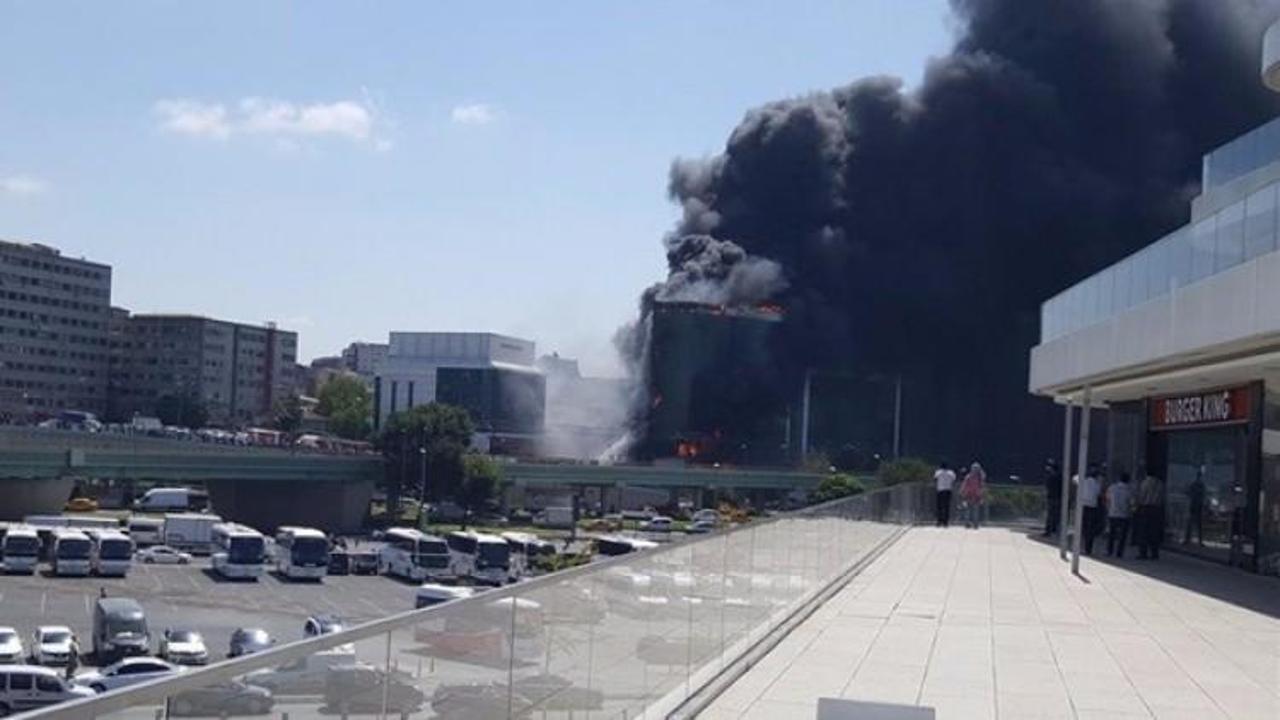 İstanbul Merter'de korkutan yangın