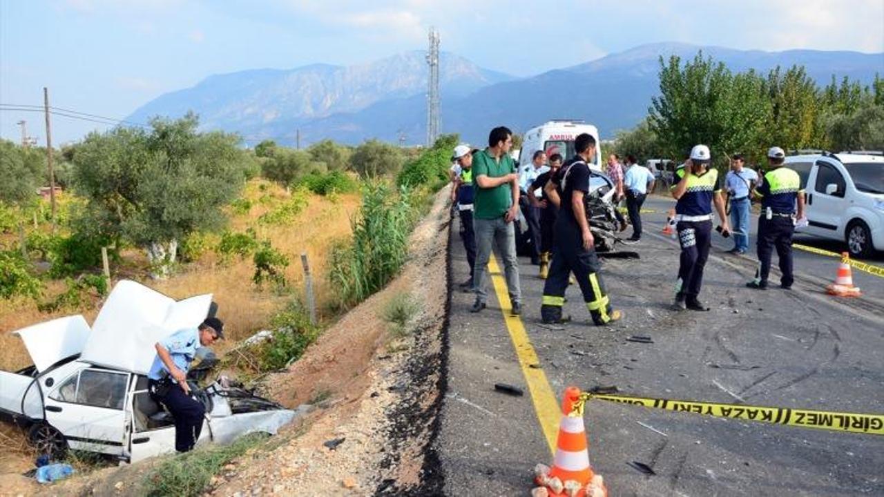 Manisa'da trafik kazası: 2 ölü, 2 yaralı