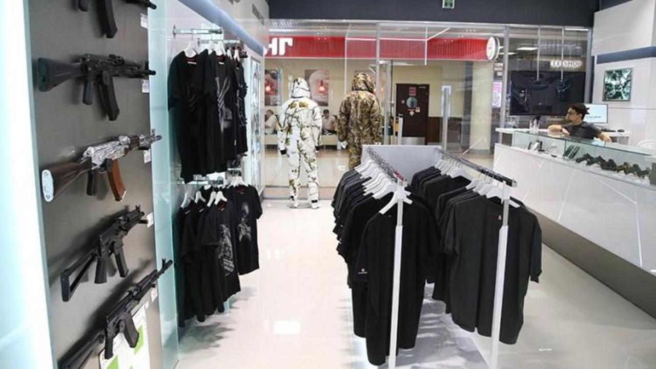 Kalaşnikof, havalimanında mağaza a&ccedil;tı
