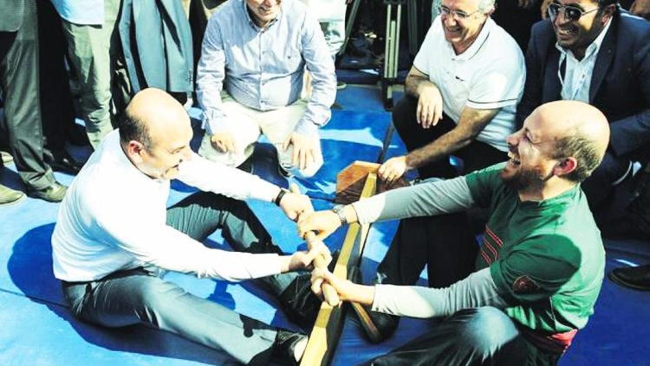 Bilal Erdoğan ile Bakan Soylu 'Mas Güreşi' yaptı
