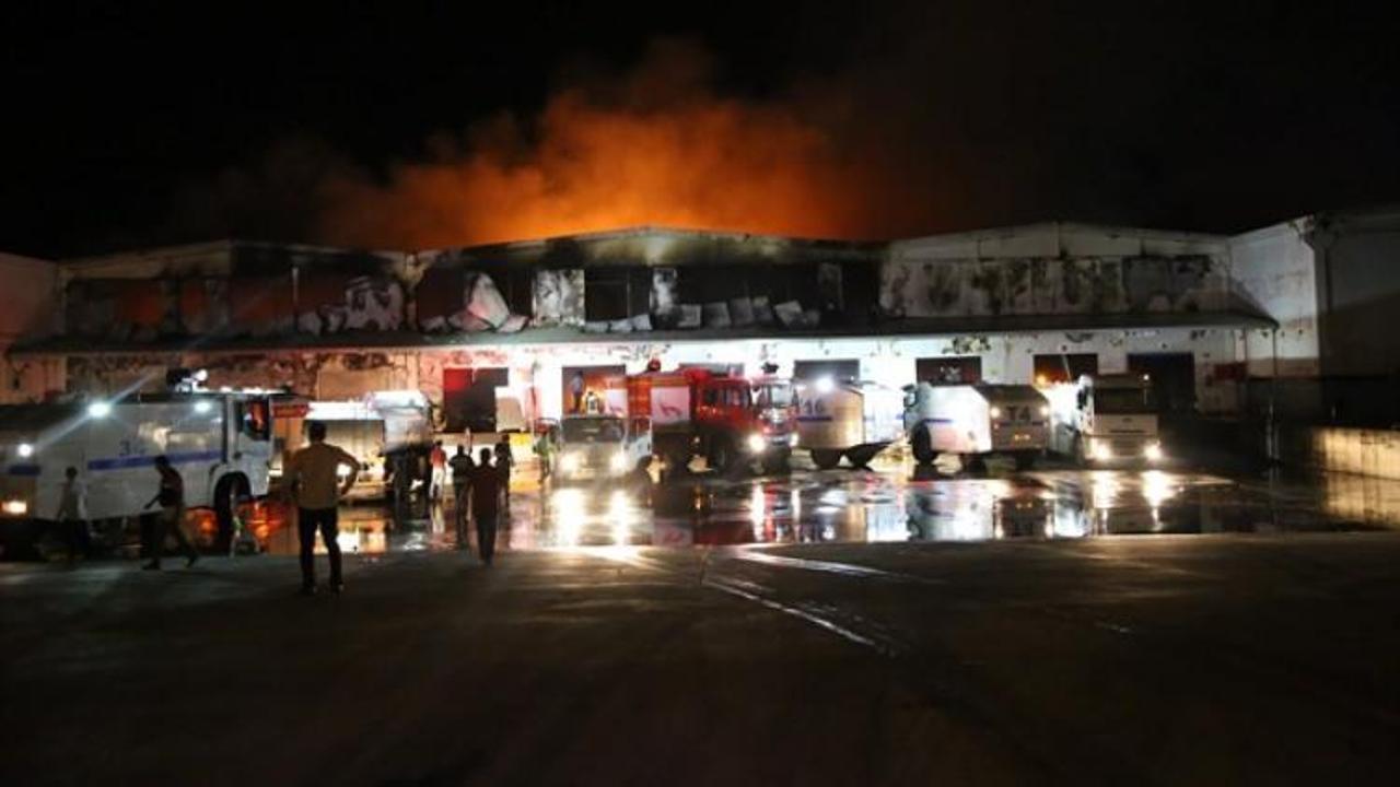 Market yangını TOMA'larla söndürüldü