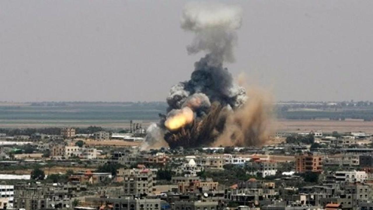 İsrail Gazze'yi top atışıyla vurdu