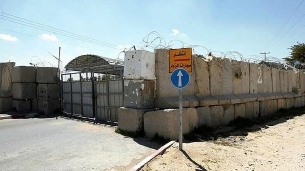 İsrail Kerm Ebu Salim Kapısı'nı kapattı