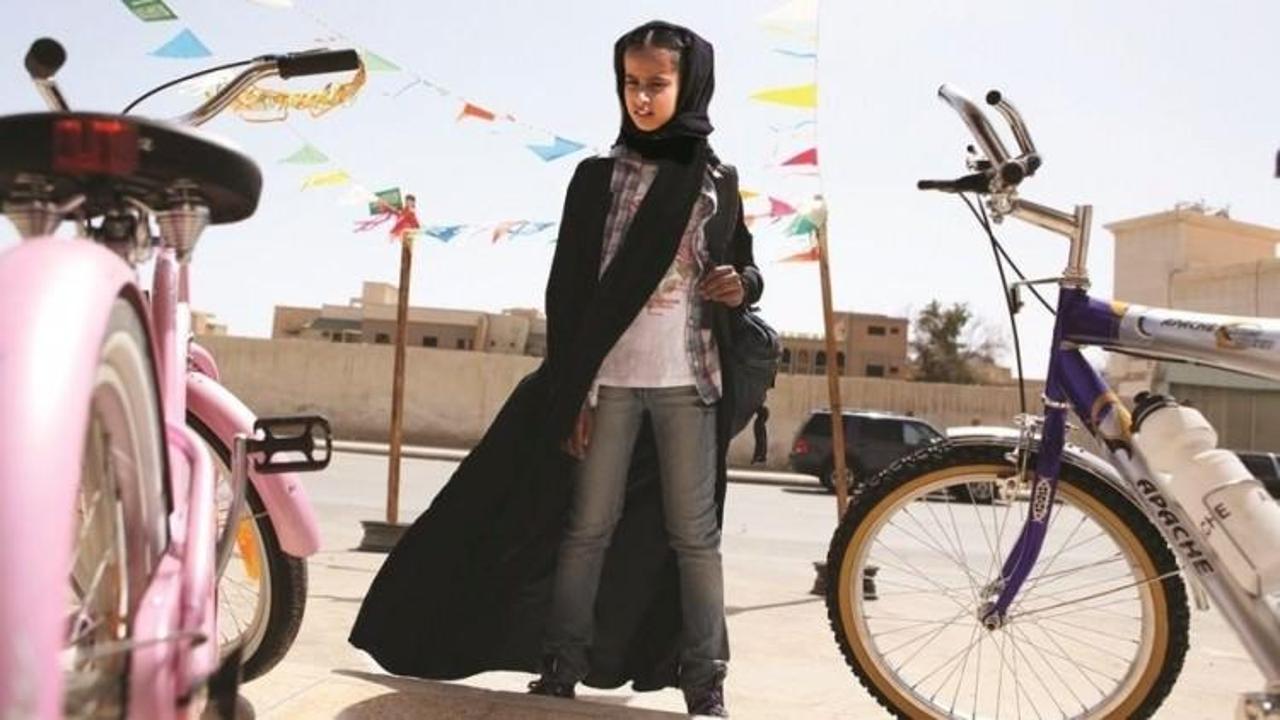 Kadınlara bisiklet sürmek yasaklandı