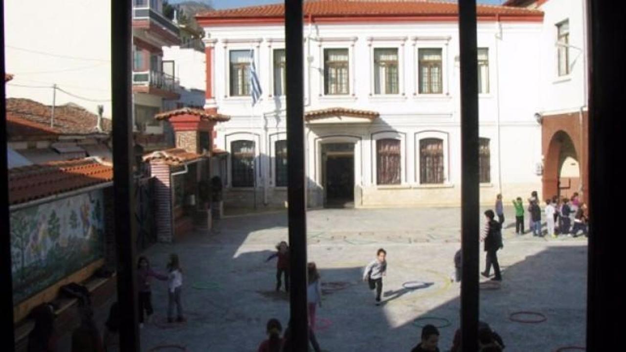 Yunanistan Türk okullarını kapattı