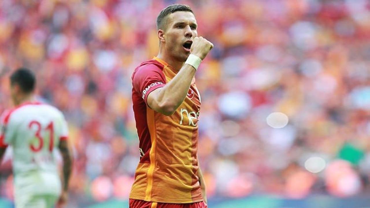 Sneijder’in yerine Podolski