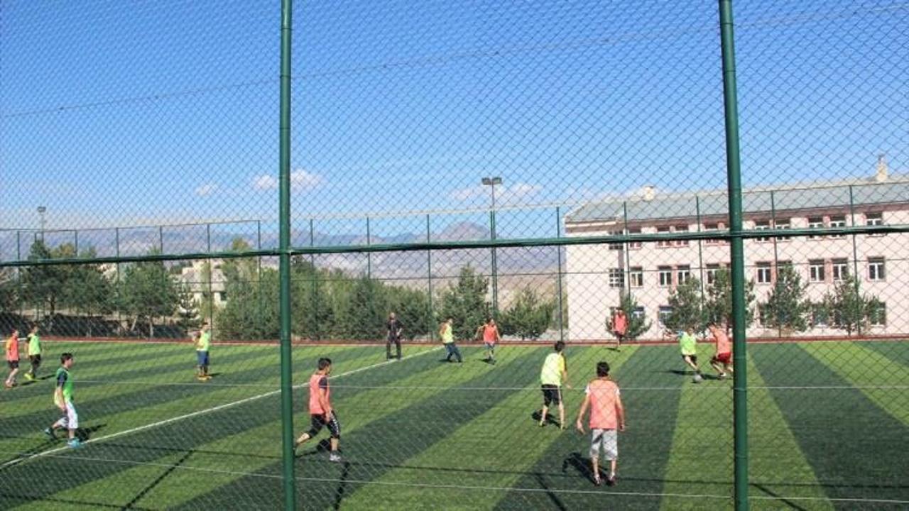 Suşehri'nde demokrasi şehitleri için futbol turnuvası