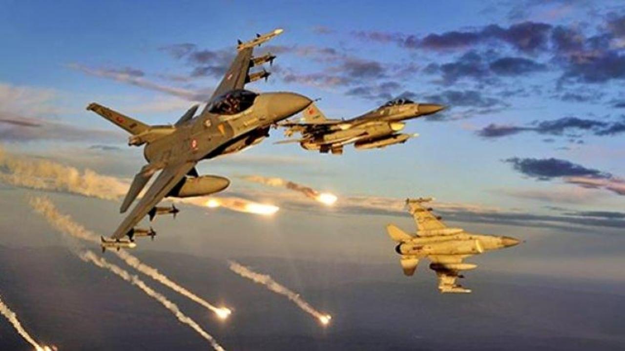 Savaş uçakları Kuzey Irak'ı vurdu!
