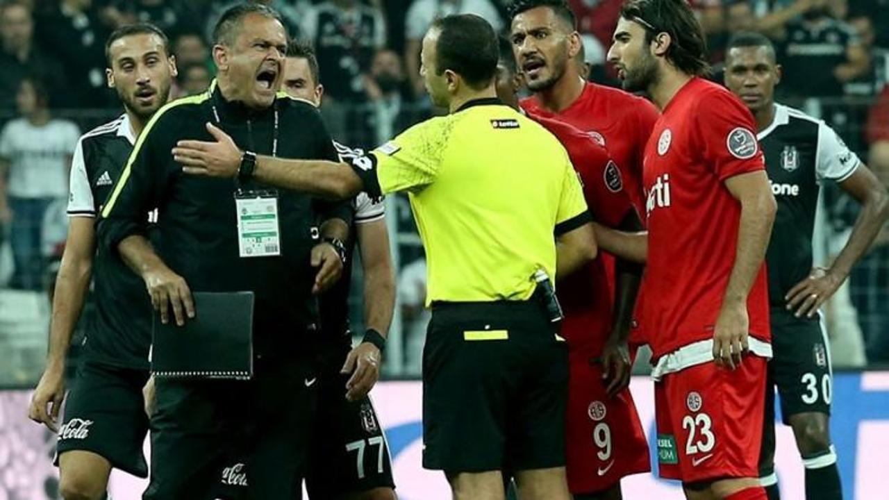 Beşiktaş - Antalyaspor maçında ortalık karıştı