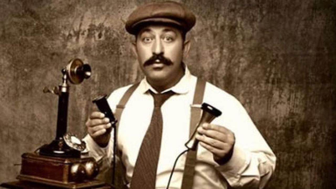 Cem Yılmaz'dan 'k&uuml;rk manto' paylaşımı