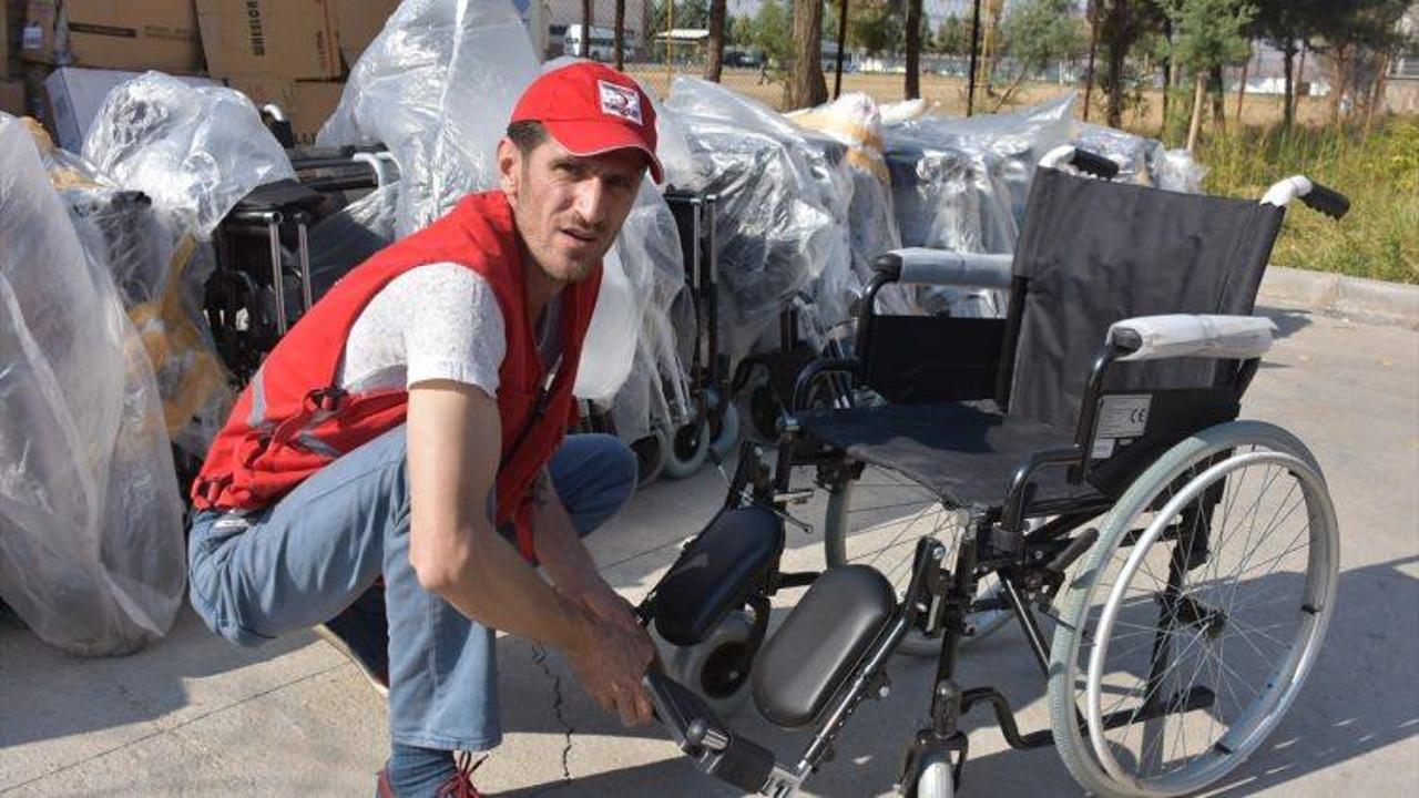 Savaşın engelli bıraktığı 100 sığınmacıya tekerlekli sandalye