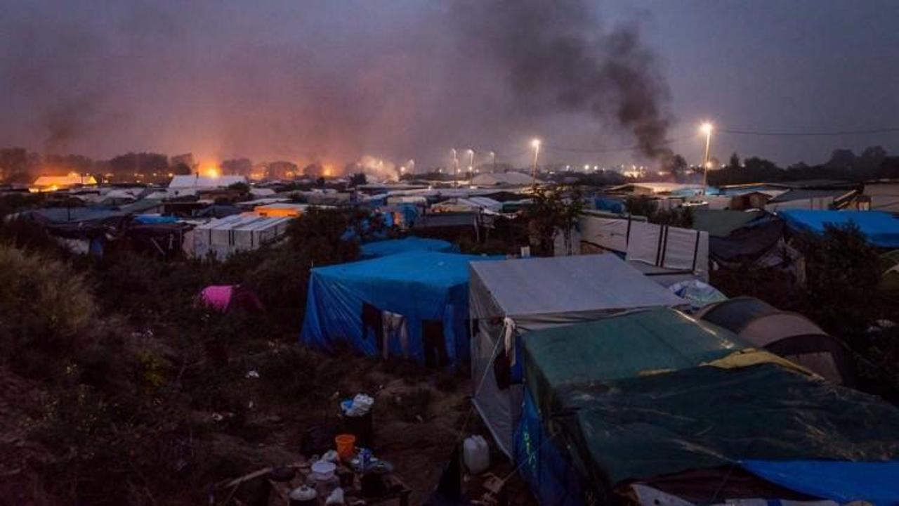 Fransa göçmen kampında yangın!