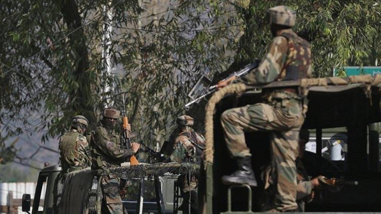 Keşmir sınırında çatışma: 2 ölü, 8 yaralı
