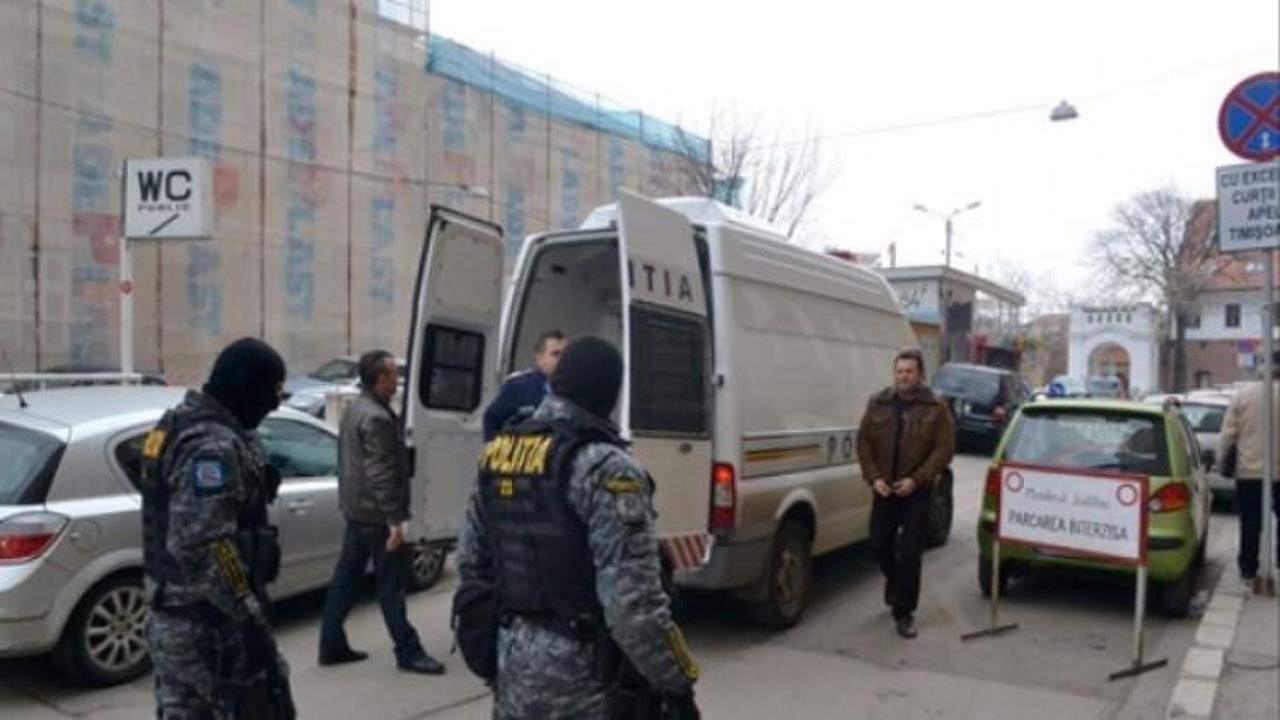 Romanya'da 12 kaçak yakalandı! 4'ü Türk