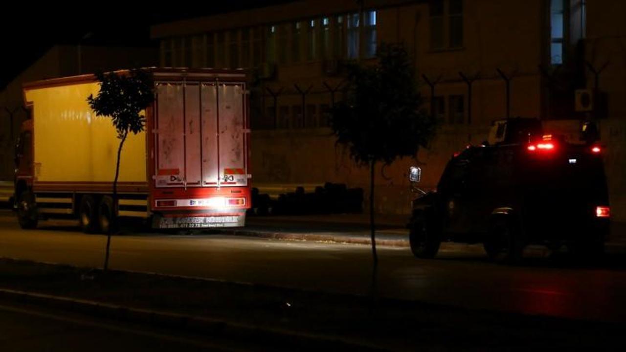 Adana'da şüpheli araçta bomba incelemesi
